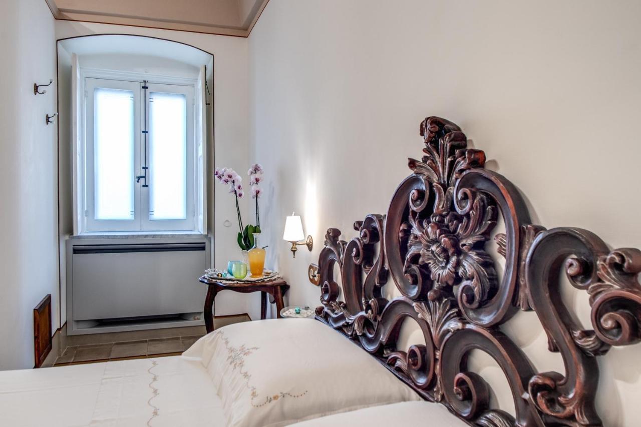 Palazzo Stunis - Dimora Di Charme Bed & Breakfast Ostuni Exterior photo